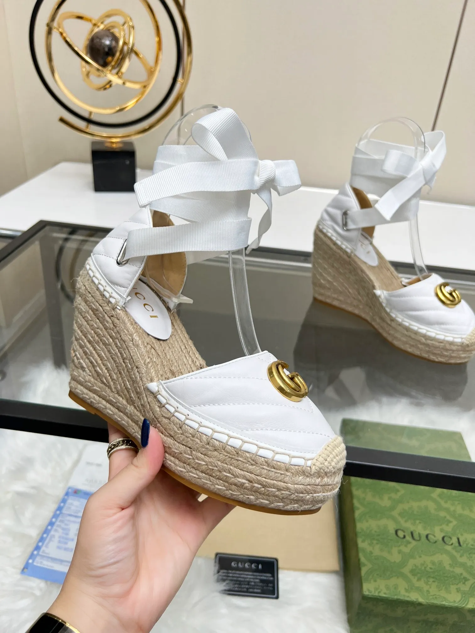 👟👟Ex-factory price 440👟👟 GUCCI wedge fisherman sandals, thick-soled straw, high-end quality, fabric: double G fabric, electric embroidery, lining: mixed sheepskin lining, yardage: 35 ~ 42, color: light blue. Dear new and old customers, the picture has been updated, please transfer the image to change. The upgraded version of the wedge heel currently has more than 40 colors. Transfer the image and sell it.